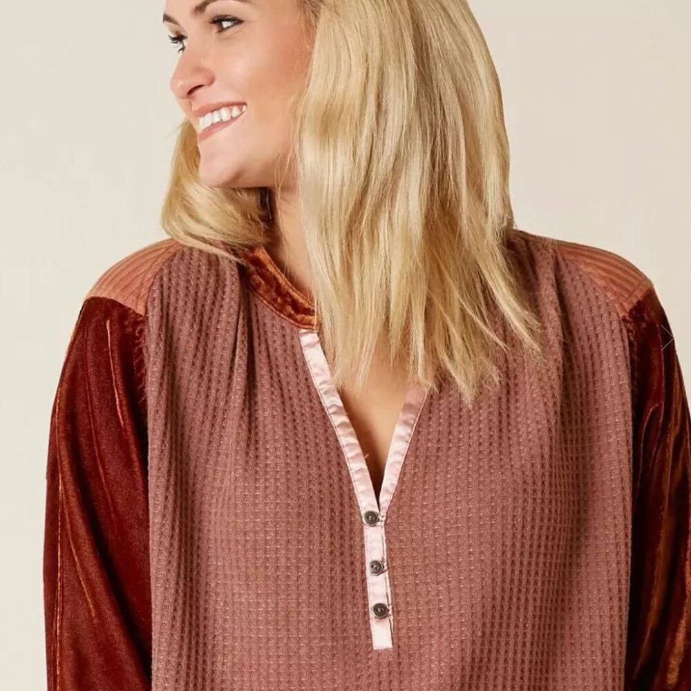 Buckle Gimmicks Mixed Velvet Thermal Top